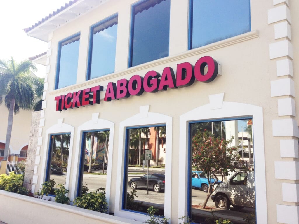 Ticket Abogado Building Signage