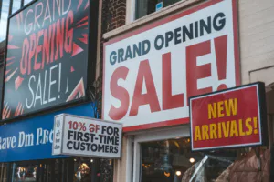 How to Use Outdoor Signs to Increase Local Visibility and Sales