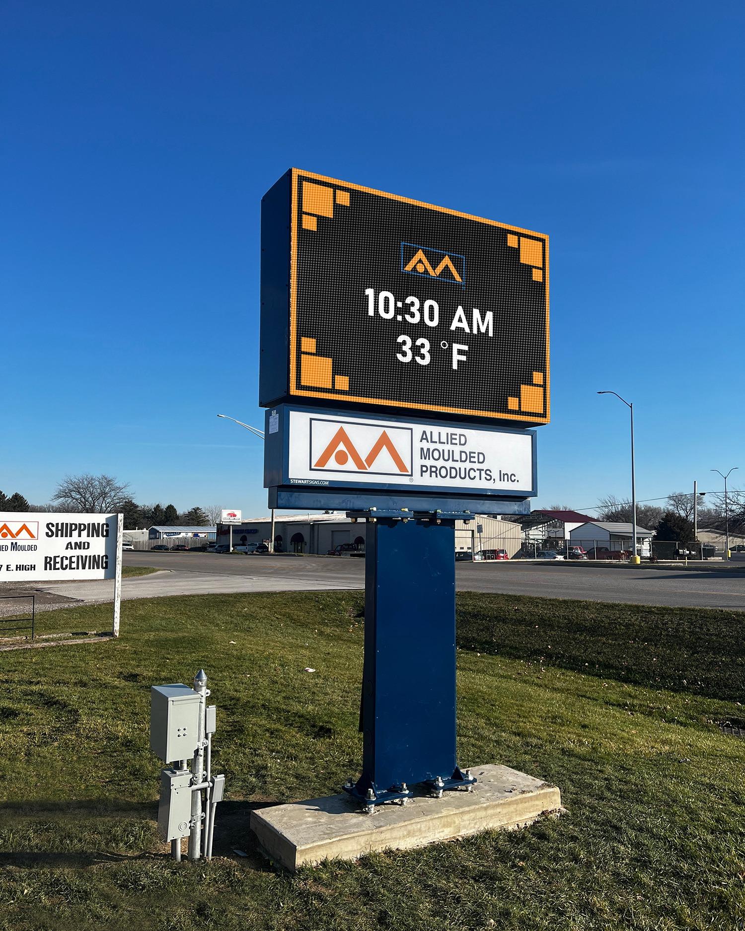 How to Use Outdoor Signs to Increase Local Visibility and Sales 4 Leveraging Technology: Digital Signs for Dynamic Messaging